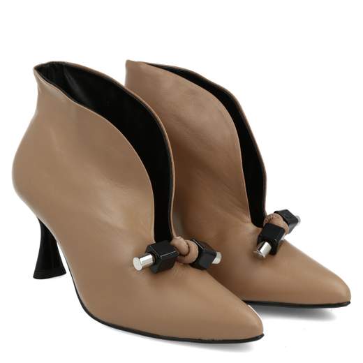 MISS UNIQUE TRONCHETTO A PUNTA SCOLLATO SU COLLO DEL PIEDE CON ACCESSORIO