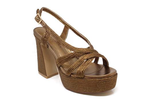 EMANUELLE VEE GIUNONE