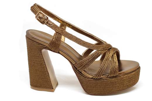 EMANUELLE VEE GIUNONE