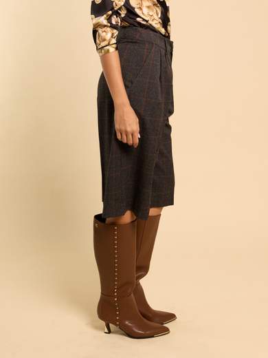 ANOTHER LABEL Pantaloncini Donna