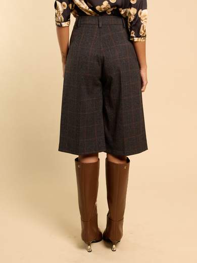 ANOTHER LABEL Pantaloncini Donna