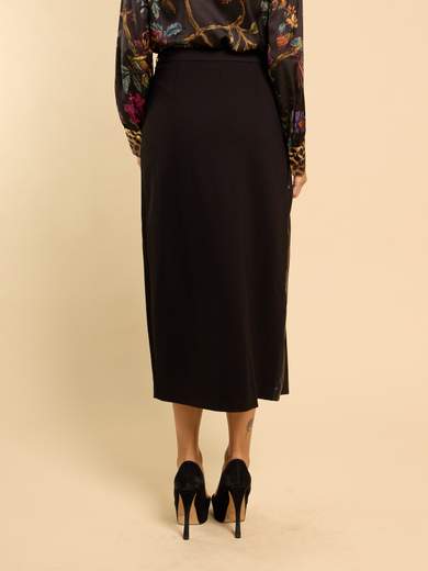 LOLA CASADEMUNT Gonna Donna