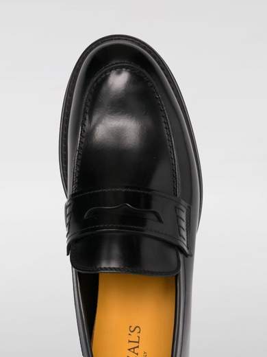 Doucal's Mocassino Penny Adler In Pelle. Linee Pulite Ed Arrotondate. Design Completato Dalla Lavorazione Blake Che Rende La Scarpa Resistente E Morbida Nella Calzata. Suola In Gomma Ultra Leggera. Made In Italy.