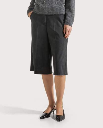 SEVENTY BERMUDA WOMAN