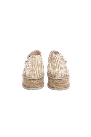 Espadrillas Scarpa Espadrilles Con Punta Chiusa In Filo, Tallone In Tessuto, Fondo In Corda E Gomma Riciclata. Altezza 4,5 Cm.