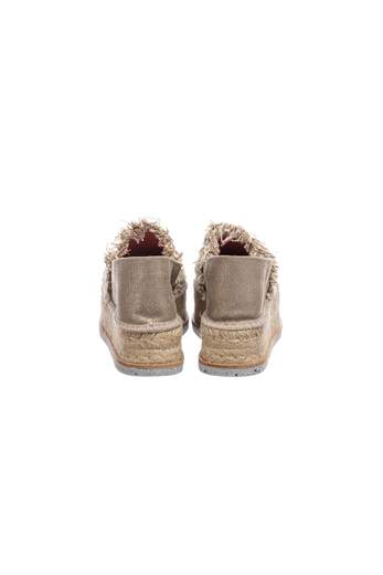 Espadrillas Scarpa Espadrilles Con Punta Chiusa In Filo, Tallone In Tessuto, Fondo In Corda E Gomma Riciclata. Altezza 4,5 Cm.