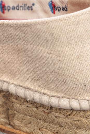 Espadrillas Scarpa Espadrilles Con Punta Chiusa In Filo, Tallone In Tessuto, Fondo In Corda E Gomma Riciclata. Altezza 4,5 Cm.