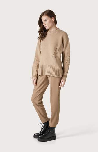 Seventy Pantalone Chino Regular. Per Una Donna Contemporanea.