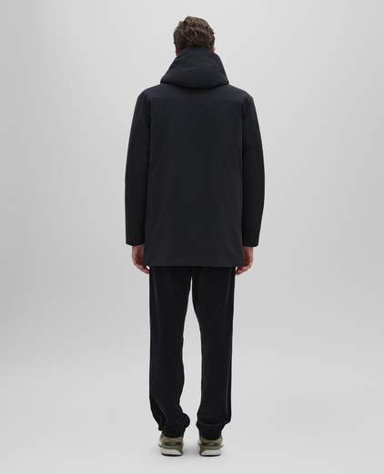 Aspesi Parka Con Imbottitura In Ovatta Thermore E Fodera In Nylon Realizzato In Twill Di Tessuto Tecnico E Dotato Di Unapposita Membrana Per Aumentarne Limpermeabilita. Il Modello E Caratterizzato Da Cappuccio Fisso E Da Comode Tasche Sul Davanti. Linterno E Dotato Di Una Pratica Tasca. Chiusura Frontale Con Zip E Bottoni A Pressione. Il Tirazip Logato Aspesi Rifinisce Il Capo. Vestibilita Regolare.