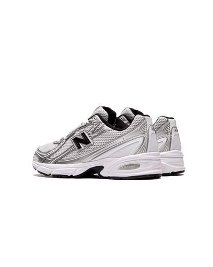 NEW BALANCE U740NW2