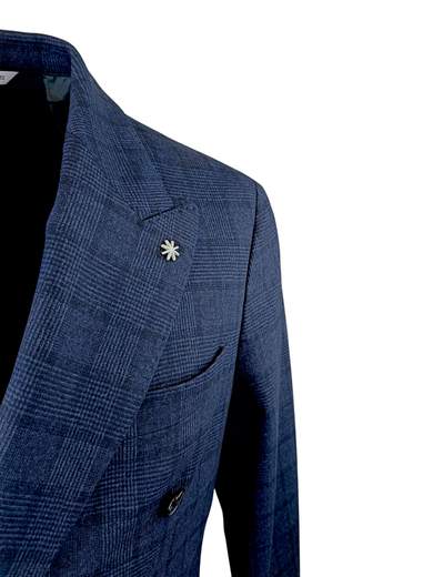 Manuel Ritz Abito Uomo