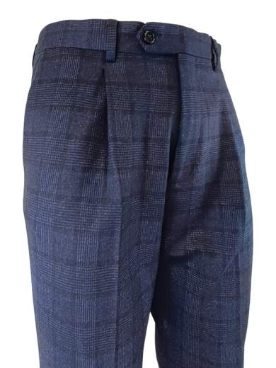 Manuel Ritz Abito Uomo