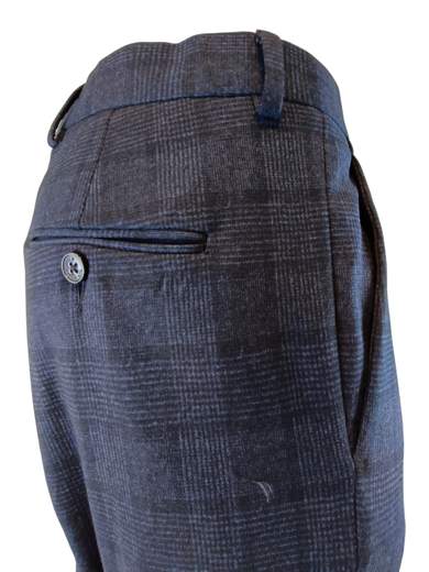 Manuel Ritz Abito Uomo