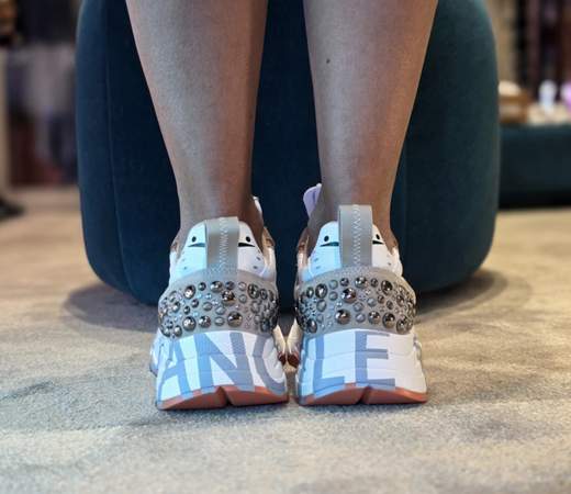 VOILE BLANCHE CLUB105