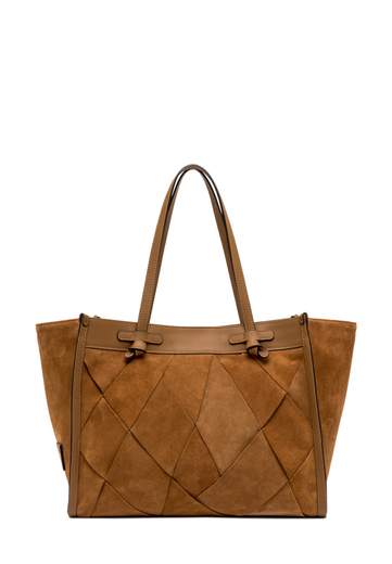 GIANNI CHIARINI SHOPPING IN CAMOSCIO MARCELLA