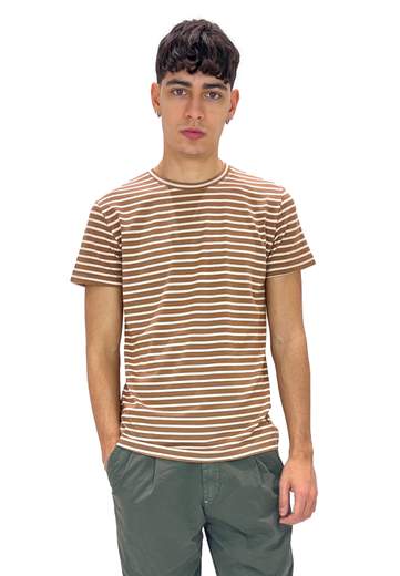 OUTFIT T-SHIRT