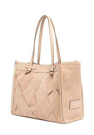 GIANNI CHIARINI SHOPPING IN CAMOSCIO MARCELLA