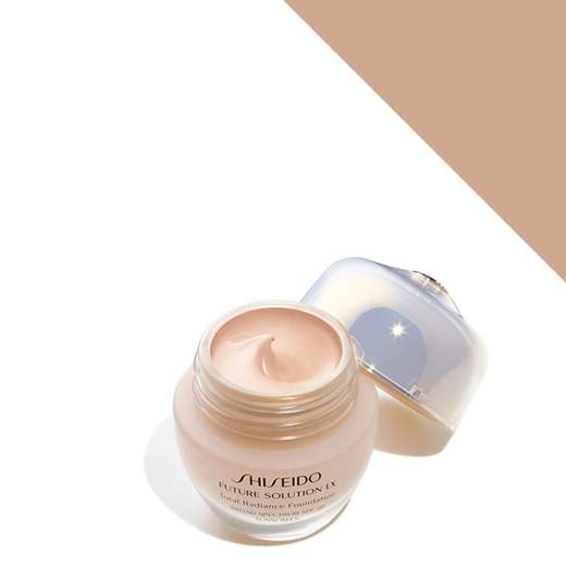 SHISEIDO FUT. SOL. LX TOT. RADIANCE FOUND. SPF15
