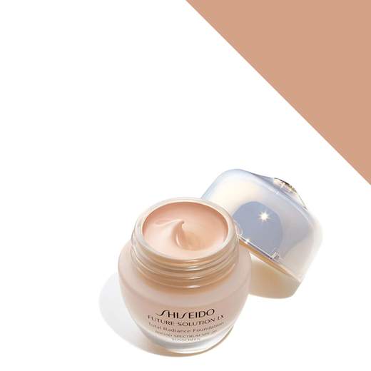SHISEIDO FUT. SOL. LX TOT. RADIANCE FOUND. SPF15