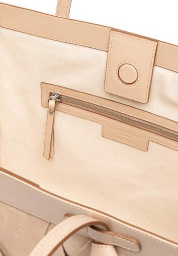 GIANNI CHIARINI SHOPPING IN CAMOSCIO MARCELLA