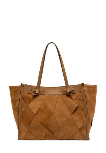 GIANNI CHIARINI SHOPPING IN CAMOSCIO MARCELLA