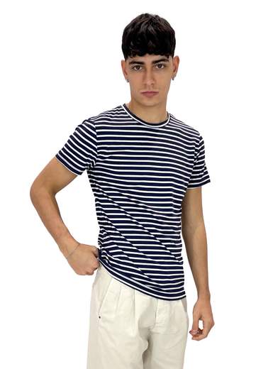 OUTFIT T-SHIRT
