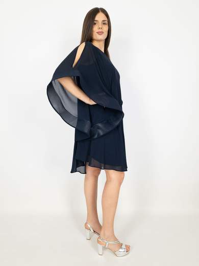 Abito corto elegante con maniche a campana