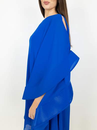 Abito corto elegante con maniche a campana