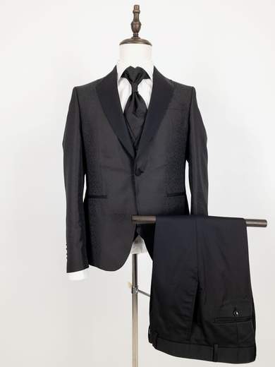 Men’s Drop 8 Slim Fit suit for formal occasions