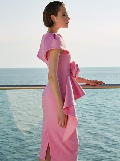 Tubino Elegante da Cerimonia: Luminosità e Stile