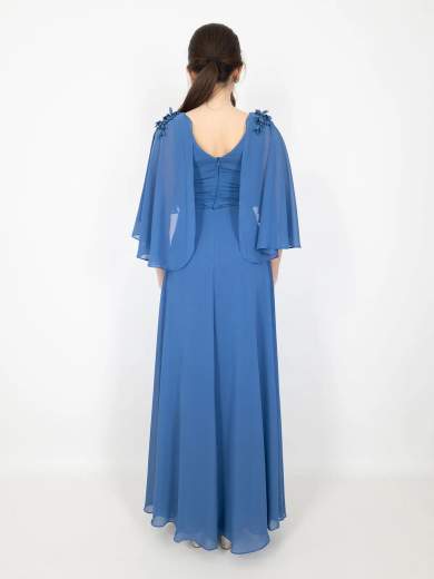 Tuta Elegante da Cerimonia con Maniche Aperte e Dettagli Brillanti