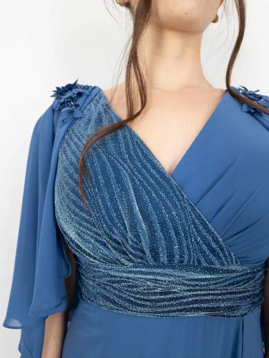 Tuta Elegante da Cerimonia con Maniche Aperte e Dettagli Brillanti