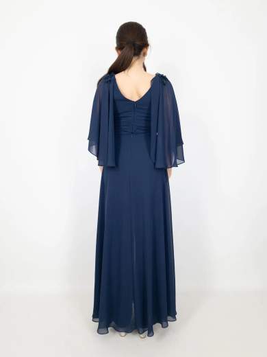 Tuta Elegante da Cerimonia con Maniche Aperte e Dettagli Brillanti