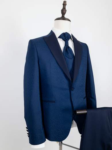 Men’s Drop 8 Slim Fit suit for formal occasions