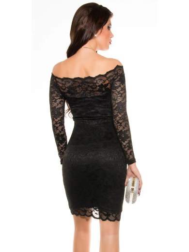 Abito a tubino in pizzo con scollo alla Carmen