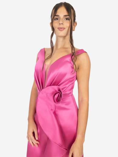 Long taffeta evening dress with ruffle and stole