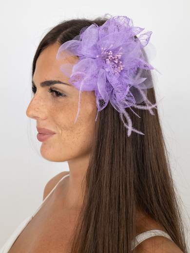 B.M. RICAMI Spilla fiore elegante in pizzo, tulle e piume con strass SPF00611