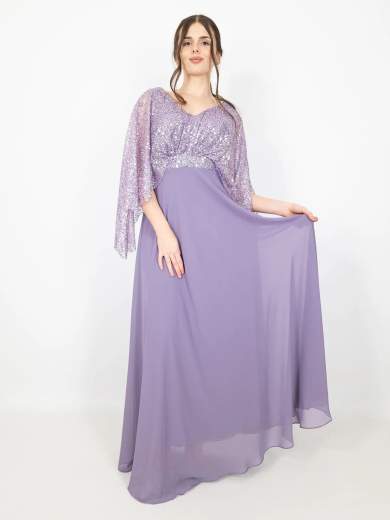 Abito lungo da cerimonia con dettagli eleganti