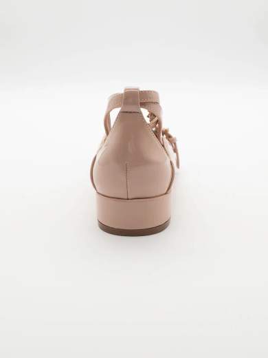 Ballerine in Vernice Beige con Cinturino Elegante