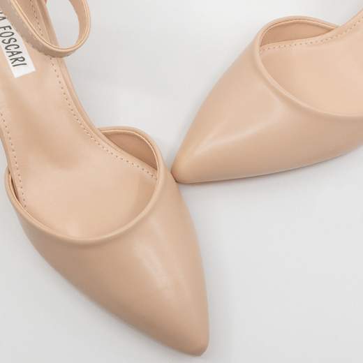 Decolleté eleganti cipria con tacco largo e cinturino regolabile