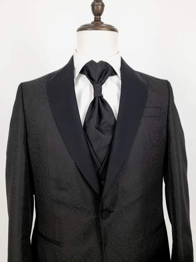 Men’s Drop 8 Slim Fit suit for formal occasions
