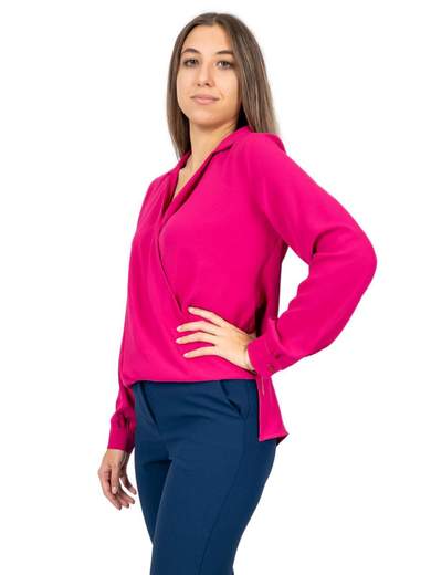 Blusa donna elegante con scollo incrociato manica lunga asimmetrica