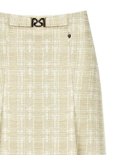 Gonna Svasata In Tweed