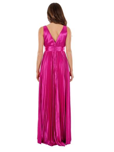 Abito lungo da cerimonia plissettato stile impero con scollo a V in raso fucsia