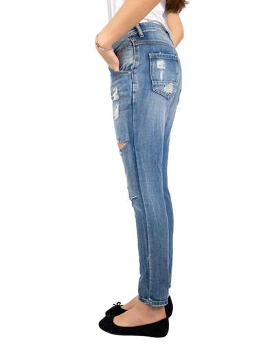 Jeans boyfriend strappati chiari a cavallo basso