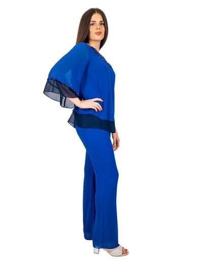 Pantaloni e casacca eleganti per cerimonia da signora curvy