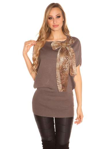 Maglia lunga con fiocco cucito a mano – Eleganza e comfort quotidiano