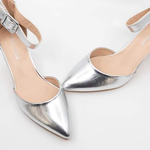 Décolleté eleganti a punta con cinturino – Argento