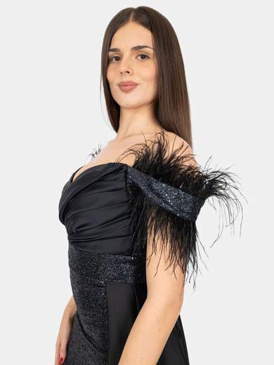 Abito da cerimonia lungo con piume e spacco frontale - Cod. 3953