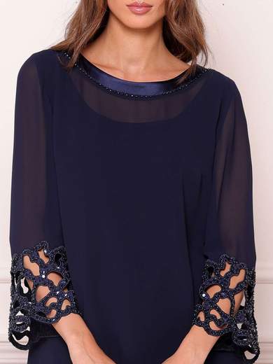 Completo da cerimonia blu navy con dettagli eleganti